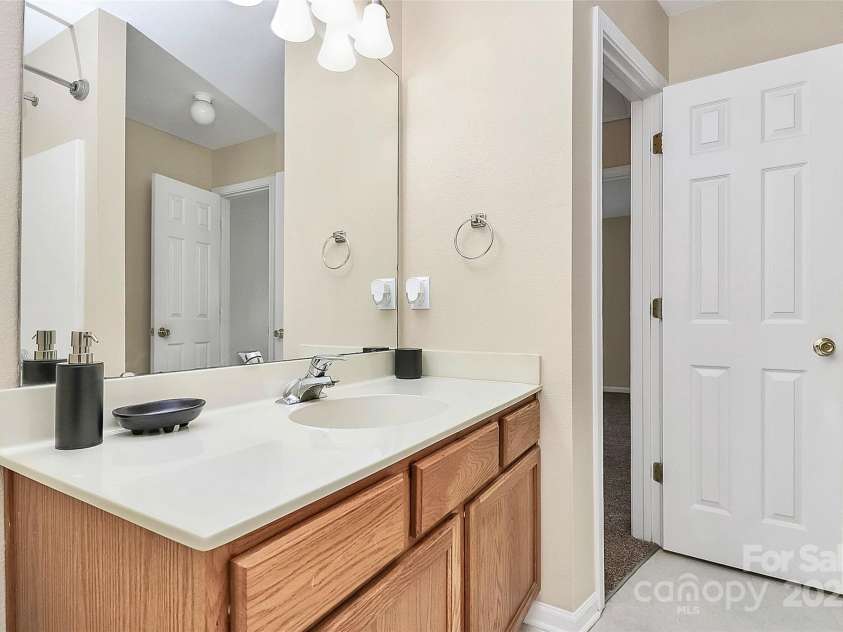 2045 Flushing Court, Charlotte, NC 28215.  MLS# CAR4256375, YatesRealty ID 12689. 