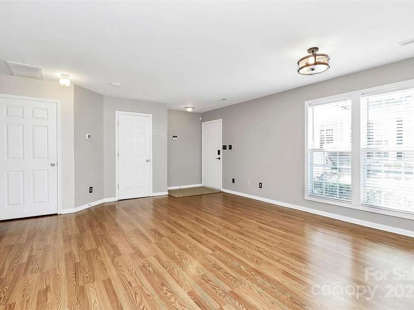 2045 Flushing Court, Charlotte, NC 28215.  MLS# CAR4256375, YatesRealty ID 12689. 