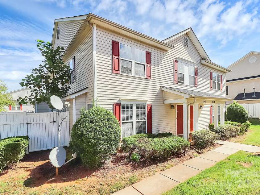 2045 Flushing Court, Charlotte, NC 28215.  MLS# CAR4256375, YatesRealty ID 12689. 
