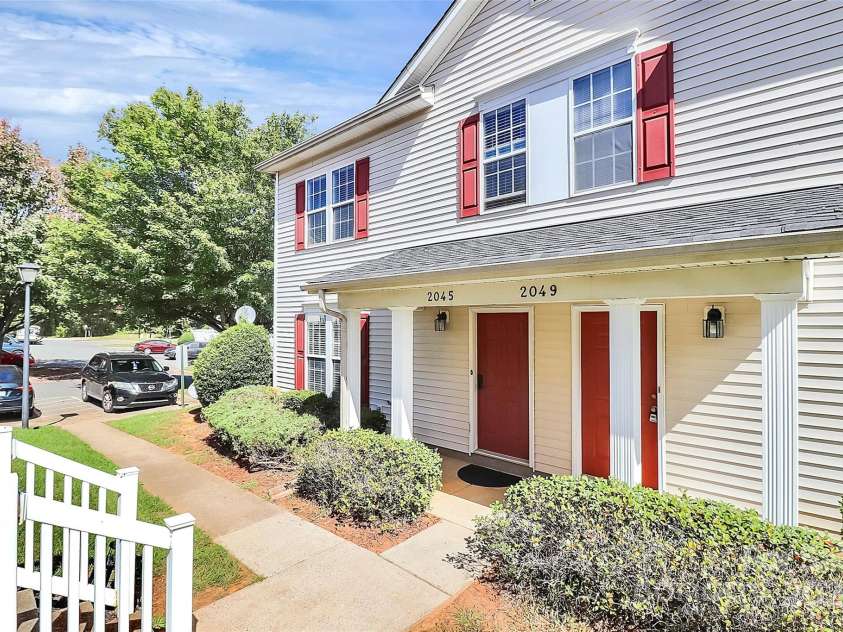 2045 Flushing Court, Charlotte, NC 28215.  MLS# CAR4256375, YatesRealty ID 12689. 