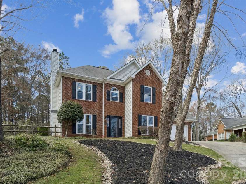 8307 Poplar Grove Circle, Waxhaw, NC 28173.  MLS# CAR4357386, YatesRealty ID 12689. 