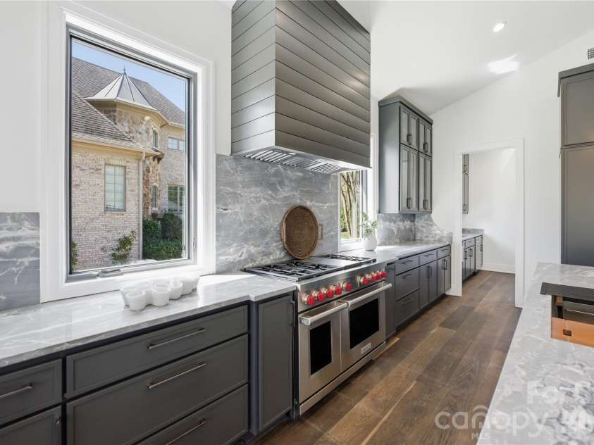 1423 Wendover Road, Charlotte, NC 28211.  MLS# CAR4360414, YatesRealty ID 12691. Kitchen