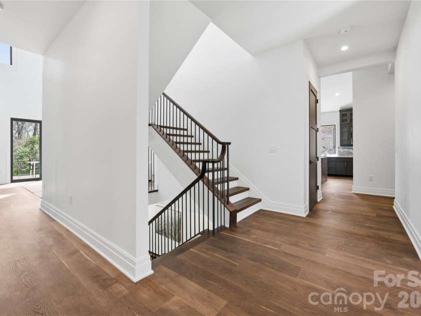 1423 Wendover Road, Charlotte, NC 28211.  MLS# CAR4360414, YatesRealty ID 12691. Main Hall & Staircase