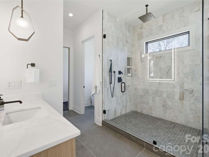 1423 Wendover Road, Charlotte, NC 28211.  MLS# CAR4360414, YatesRealty ID 12691. Primary Bathroom