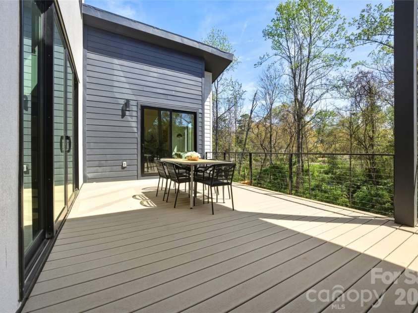 1423 Wendover Road, Charlotte, NC 28211.  MLS# CAR4360414, YatesRealty ID 12691. Rear Deck