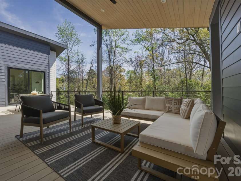 1423 Wendover Road, Charlotte, NC 28211.  MLS# CAR4360414, YatesRealty ID 12691. Rear Deck