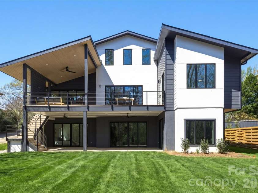 1423 Wendover Road, Charlotte, NC 28211.  MLS# CAR4360414, YatesRealty ID 12691. Rear Exterior