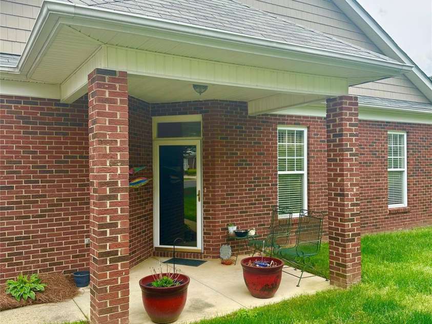 4223 Willow View Court, Matthews, NC 28105.  MLS# CAR4247768, YatesRealty ID 12691. 