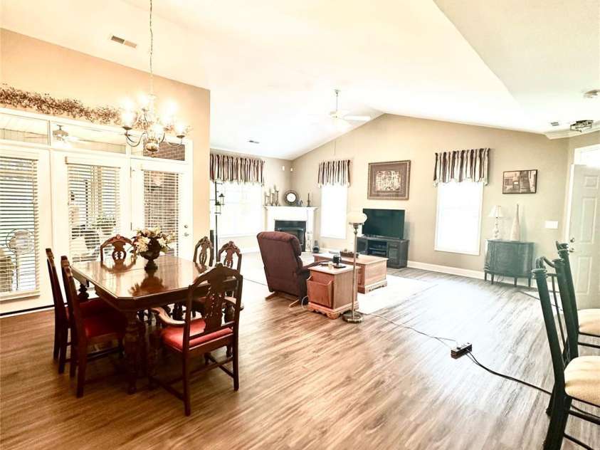 4223 Willow View Court, Matthews, NC 28105.  MLS# CAR4247768, YatesRealty ID 12691. 