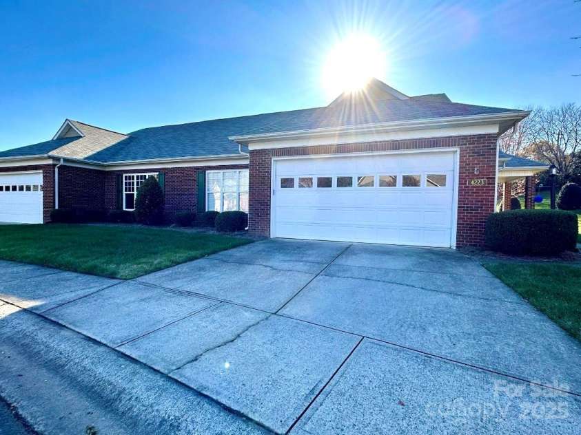 4223 Willow View Court, Matthews, NC 28105.  MLS# CAR4247768, YatesRealty ID 12691. 