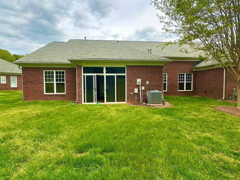 4223 Willow View Court, Matthews, NC 28105.  MLS# CAR4247768, YatesRealty ID 12691. 