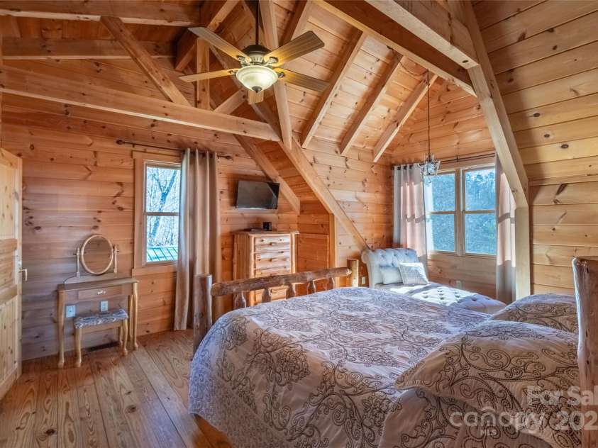 534 Eagles View Road, Bryson City, NC 28713.  MLS# CAR4215867, YatesRealty ID 12693. 