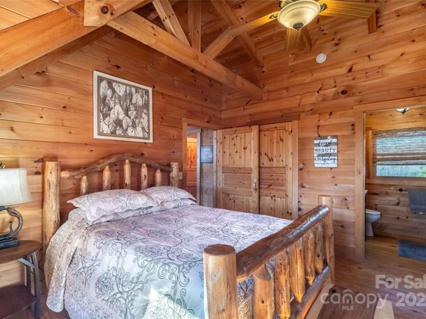 534 Eagles View Road, Bryson City, NC 28713.  MLS# CAR4215867, YatesRealty ID 12693. 