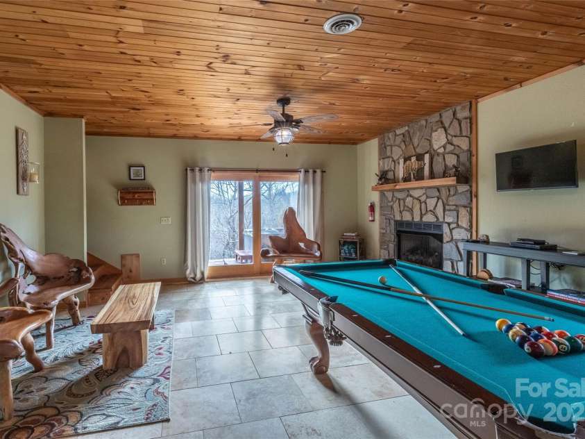 534 Eagles View Road, Bryson City, NC 28713.  MLS# CAR4215867, YatesRealty ID 12693. 