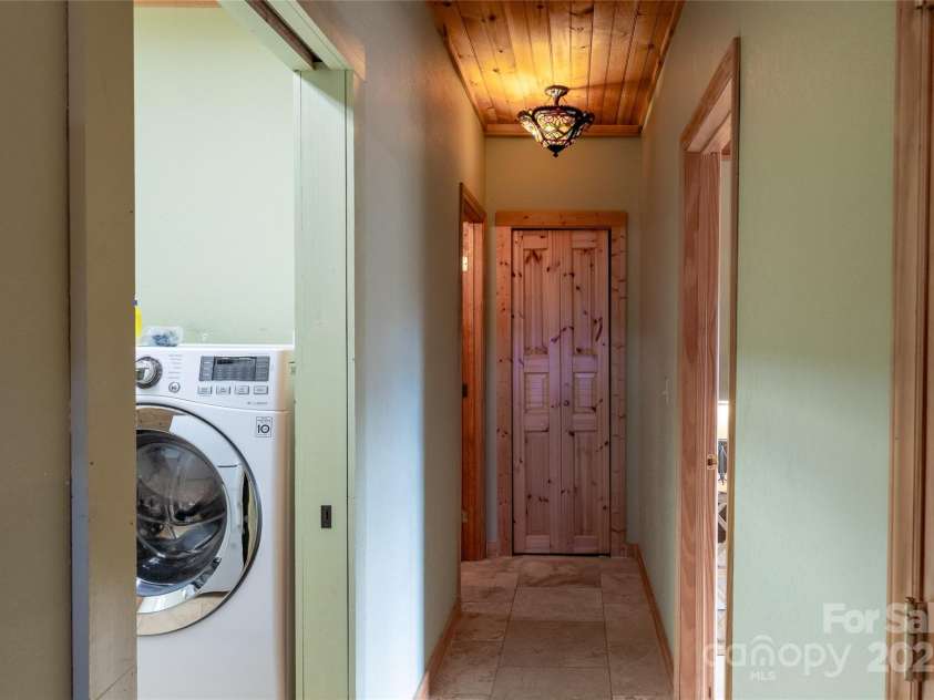 534 Eagles View Road, Bryson City, NC 28713.  MLS# CAR4215867, YatesRealty ID 12693. 