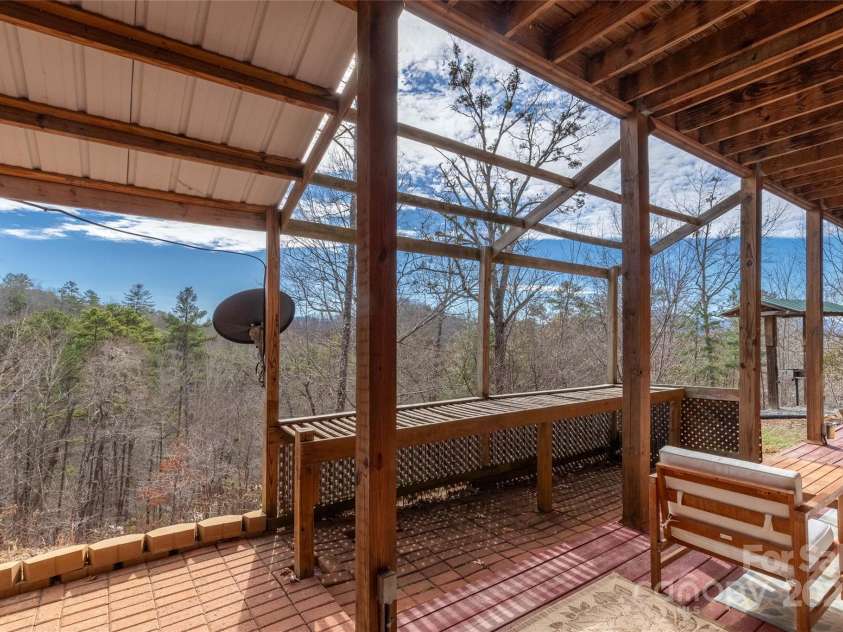 534 Eagles View Road, Bryson City, NC 28713.  MLS# CAR4215867, YatesRealty ID 12693. 