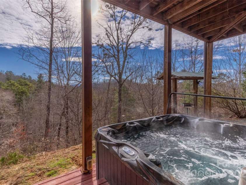 534 Eagles View Road, Bryson City, NC 28713.  MLS# CAR4215867, YatesRealty ID 12693. 