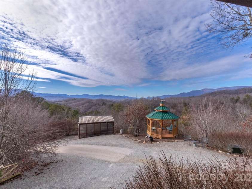 534 Eagles View Road, Bryson City, NC 28713.  MLS# CAR4215867, YatesRealty ID 12693. 