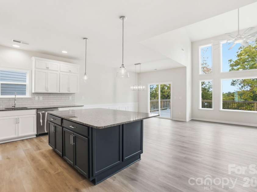 17909 Wilbanks Drive, Charlotte, NC 28278.  MLS# CAR4364271, YatesRealty ID 12694. 