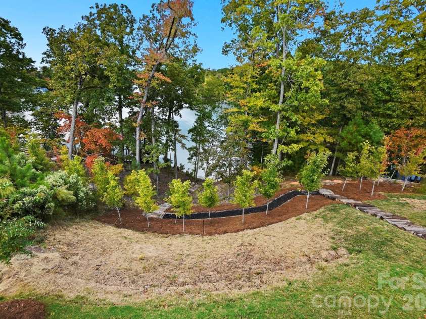 17909 Wilbanks Drive, Charlotte, NC 28278.  MLS# CAR4364271, YatesRealty ID 12694. 