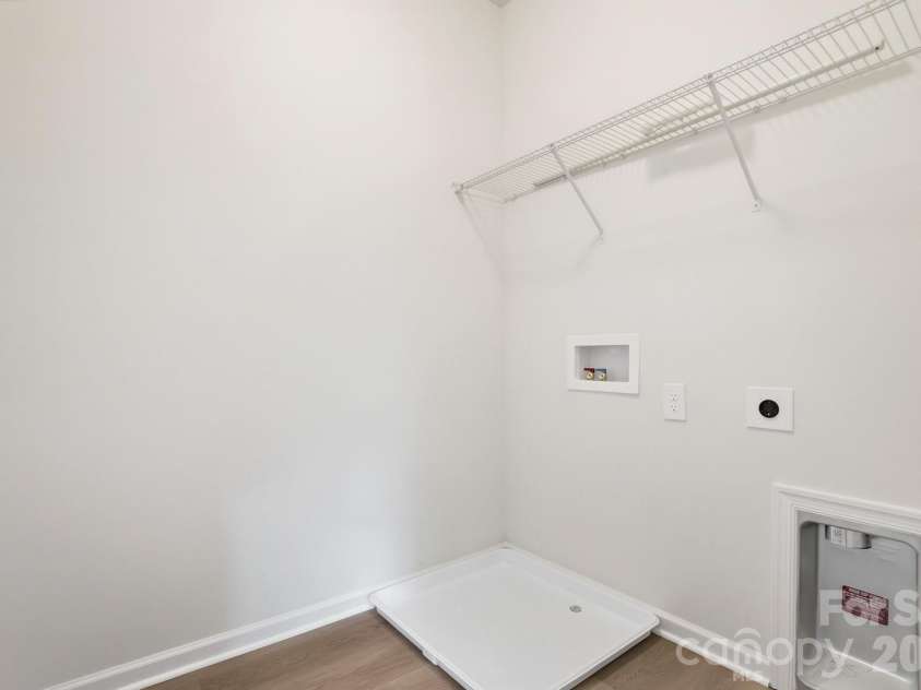 17909 Wilbanks Drive, Charlotte, NC 28278.  MLS# CAR4364271, YatesRealty ID 12694. Laundry room on main level and upper level
