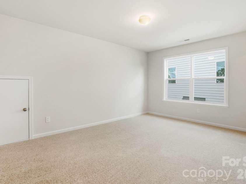 17909 Wilbanks Drive, Charlotte, NC 28278.  MLS# CAR4364271, YatesRealty ID 12694. Secondary bedroom