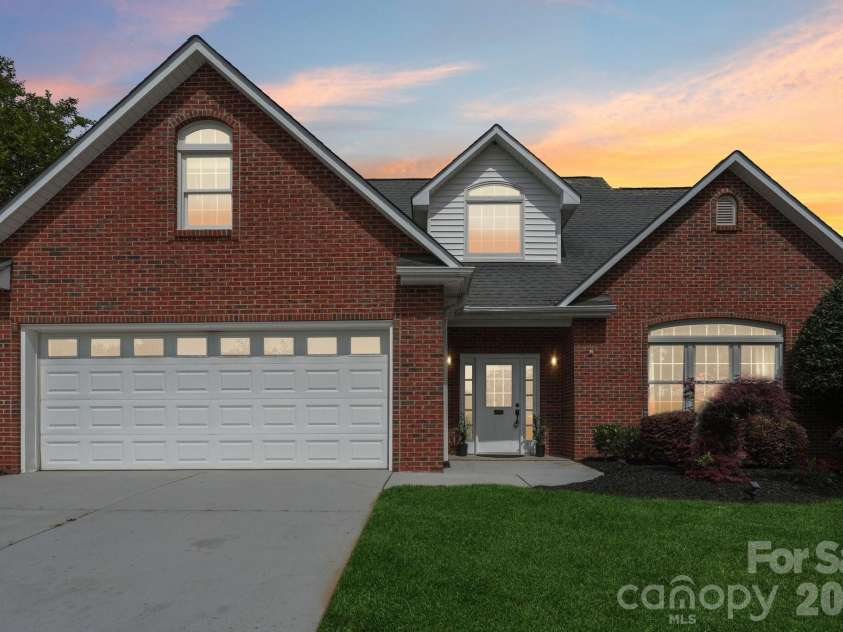 2005 Pinefield Court, Gastonia, NC 28056.  MLS# CAR4363105, YatesRealty ID 12697. 