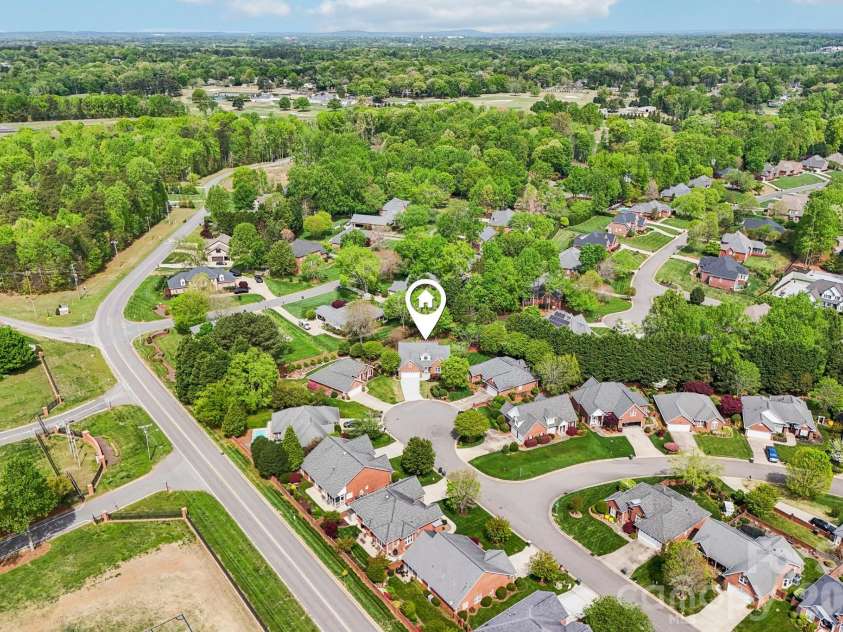 2005 Pinefield Court, Gastonia, NC 28056.  MLS# CAR4363105, YatesRealty ID 12697. 