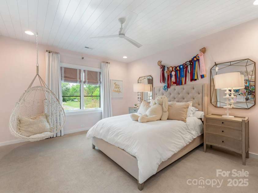 2343 Vernon Drive, Charlotte, NC 28211.  MLS# CAR4247008, YatesRealty ID 12698. Bedroom