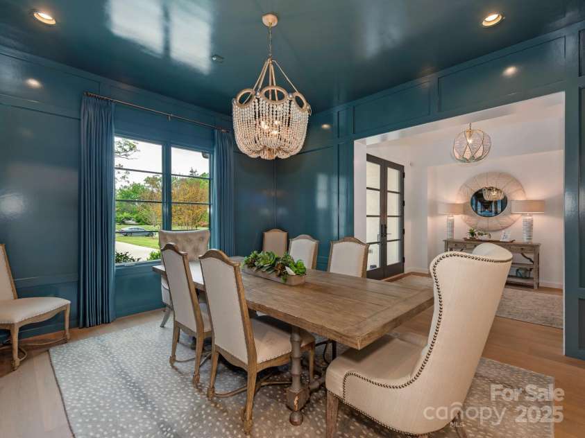 2343 Vernon Drive, Charlotte, NC 28211.  MLS# CAR4247008, YatesRealty ID 12698. Dining Room