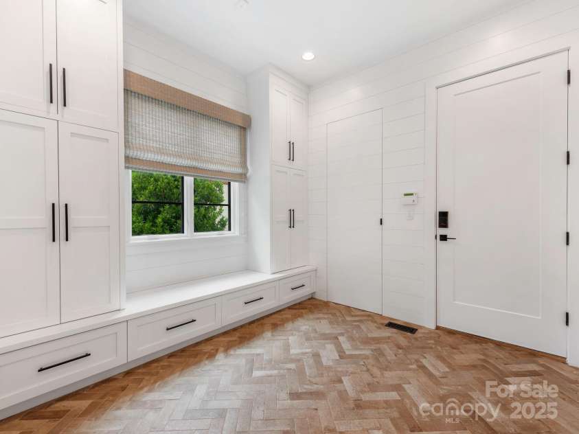 2343 Vernon Drive, Charlotte, NC 28211.  MLS# CAR4247008, YatesRealty ID 12698. Drop Zone