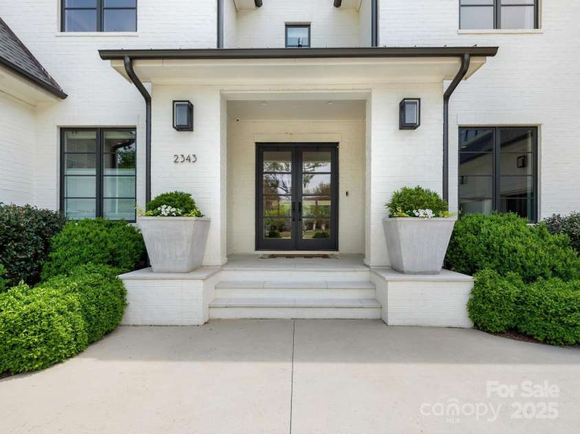 2343 Vernon Drive, Charlotte, NC 28211.  MLS# CAR4247008, YatesRealty ID 12698. Front Entry