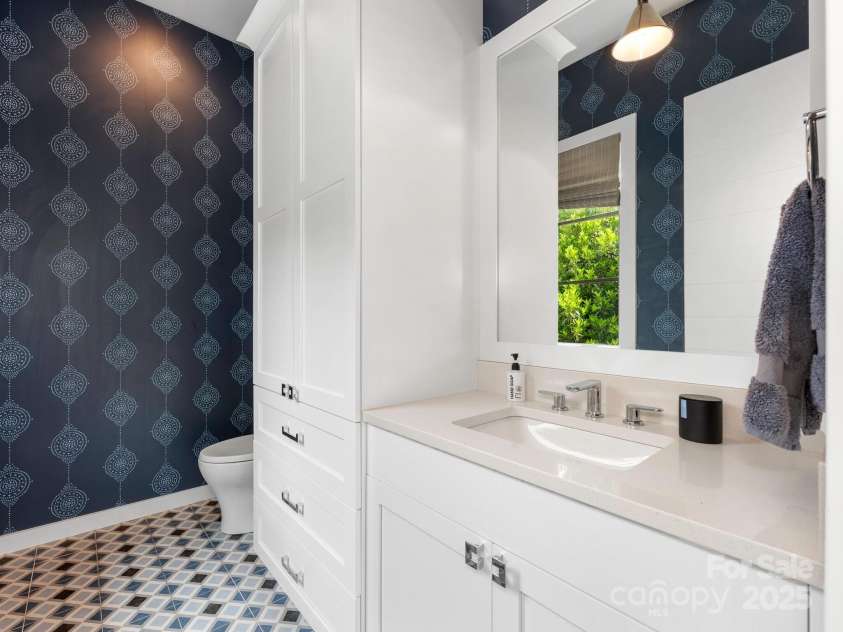 2343 Vernon Drive, Charlotte, NC 28211.  MLS# CAR4247008, YatesRealty ID 12698. Powder Room 1