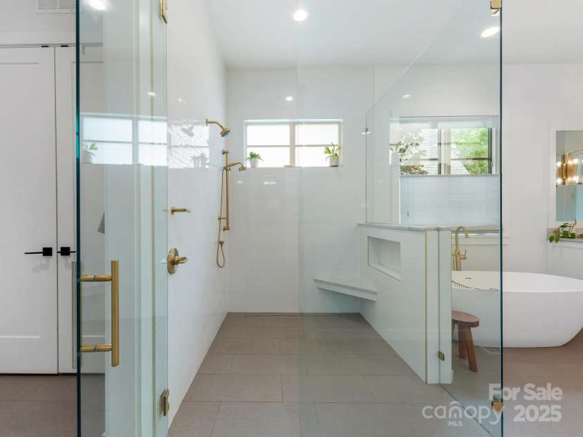 2343 Vernon Drive, Charlotte, NC 28211.  MLS# CAR4247008, YatesRealty ID 12698. Primary Bathroom