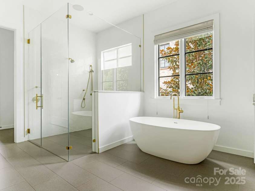 2343 Vernon Drive, Charlotte, NC 28211.  MLS# CAR4247008, YatesRealty ID 12698. Primary Bathroom