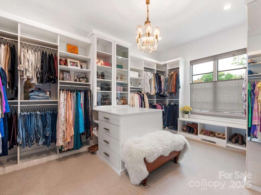 2343 Vernon Drive, Charlotte, NC 28211.  MLS# CAR4247008, YatesRealty ID 12698. Primary Closet 1 of 2