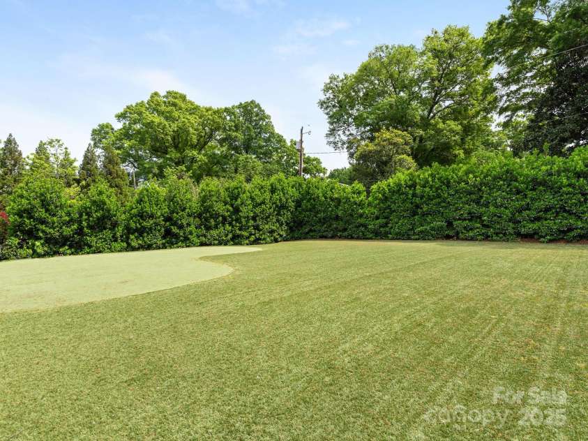 2343 Vernon Drive, Charlotte, NC 28211.  MLS# CAR4247008, YatesRealty ID 12698. Rear Yard
