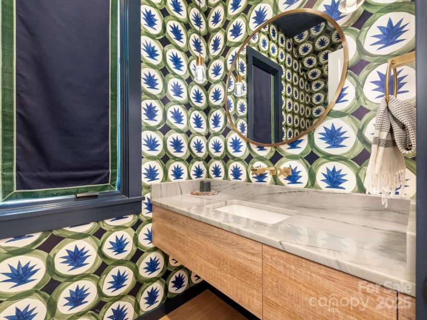 2343 Vernon Drive, Charlotte, NC 28211.  MLS# CAR4247008, YatesRealty ID 12698. Second Powder Room