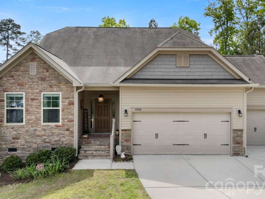 4708 Summerside Drive, Clover, SC 29710.  MLS# CAR4367518, YatesRealty ID 12698. 
