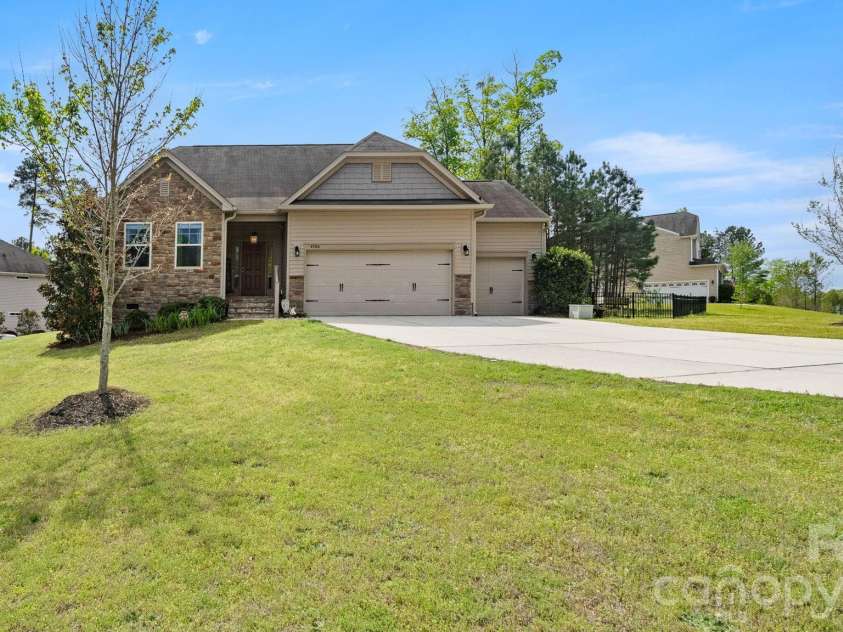 4708 Summerside Drive, Clover, SC 29710.  MLS# CAR4367518, YatesRealty ID 12698. 