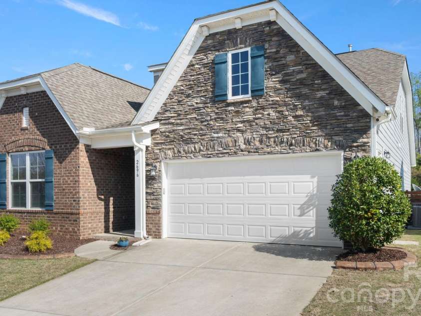 2696 Suffolk Place, Fort Mill, SC 29715.  MLS# CAR4368761, YatesRealty ID 12699. 