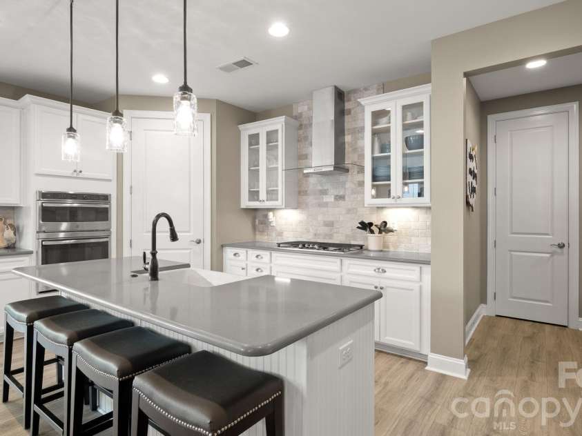 2696 Suffolk Place, Fort Mill, SC 29715.  MLS# CAR4368761, YatesRealty ID 12699. 