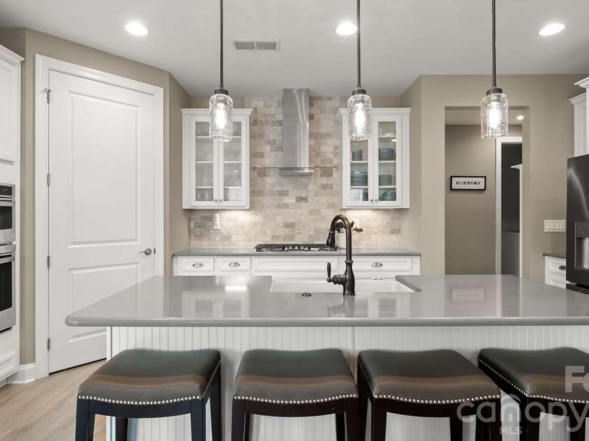 2696 Suffolk Place, Fort Mill, SC 29715.  MLS# CAR4368761, YatesRealty ID 12699. 