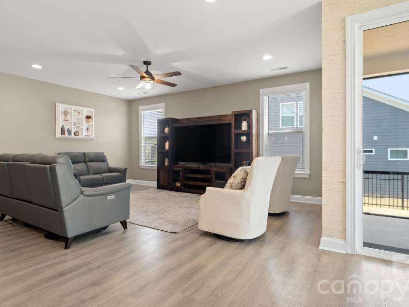 2696 Suffolk Place, Fort Mill, SC 29715.  MLS# CAR4368761, YatesRealty ID 12699. 