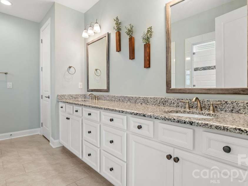 2696 Suffolk Place, Fort Mill, SC 29715.  MLS# CAR4368761, YatesRealty ID 12699. 