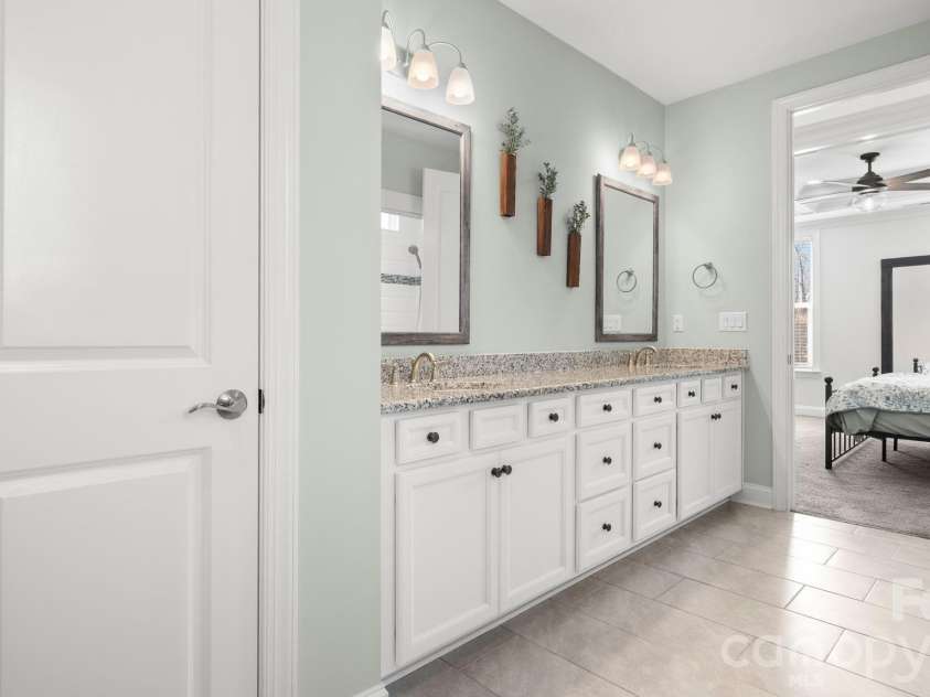 2696 Suffolk Place, Fort Mill, SC 29715.  MLS# CAR4368761, YatesRealty ID 12699. 