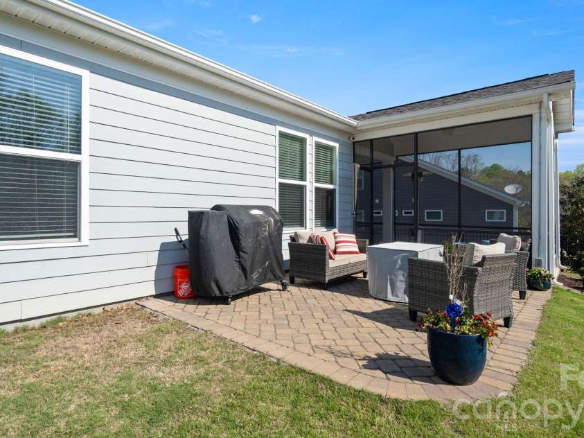 2696 Suffolk Place, Fort Mill, SC 29715.  MLS# CAR4368761, YatesRealty ID 12699. 