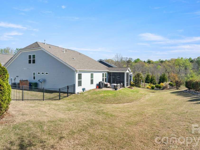2696 Suffolk Place, Fort Mill, SC 29715.  MLS# CAR4368761, YatesRealty ID 12699. 