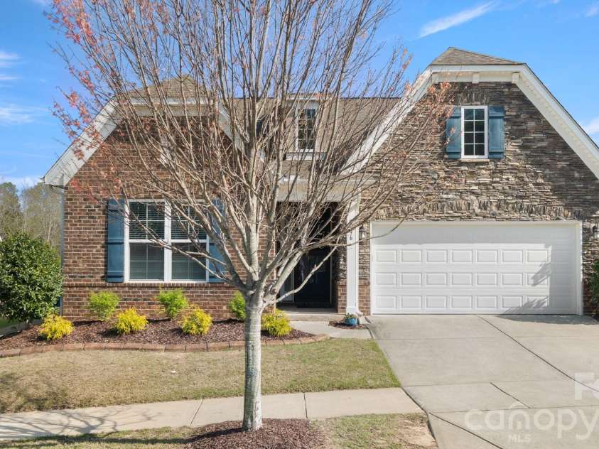 2696 Suffolk Place, Fort Mill, SC 29715.  MLS# CAR4368761, YatesRealty ID 12699. 