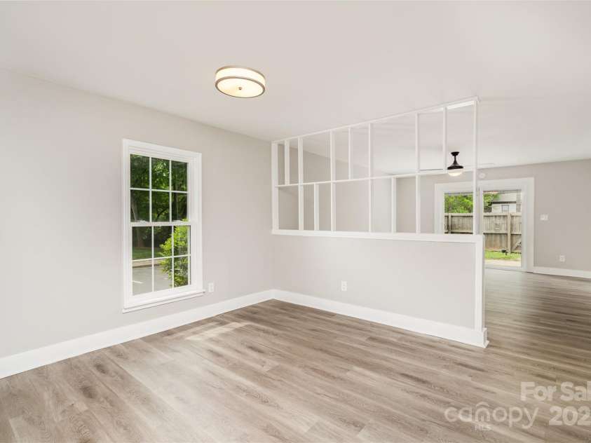 8325 Knights Bridge Road, Charlotte, NC 28210.  MLS# CAR4250598, YatesRealty ID 12699. Dining Room